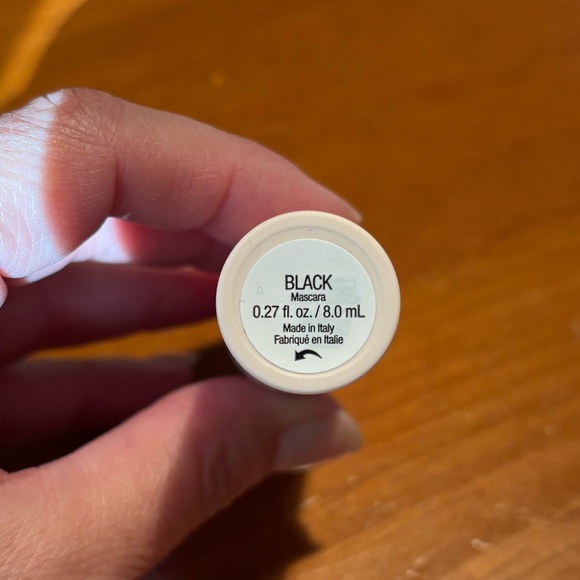 Rare Beauty Perfect Strokes Volumizing Mascara - Picture 6 of 15